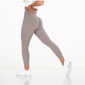NVGTN Signature Leggings